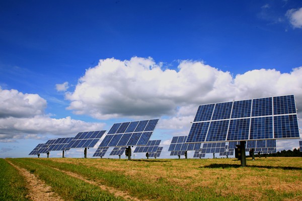 Stahlproduktion mithilfe von Photovoltaik und der Kraft der Sonne? Wissenschafte