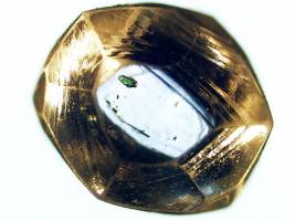 �berraschender Fund: Diamant enth�lt Wasser