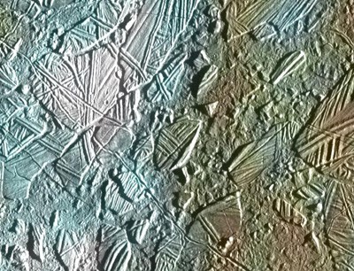 Die Oberfl�che des Jupitermonds Europa besteht aus einer dicken Eisschicht. Der 