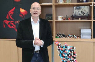 Molek�l-Stempel f�r Kunststoff entwickelt