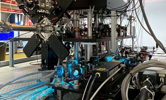 Part of the experimental set-up with the cylindrical oven and the apparatus for 