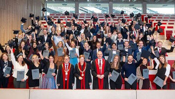 58 neue JKU Medizinabsolvent*innen bei Akademischer Feier