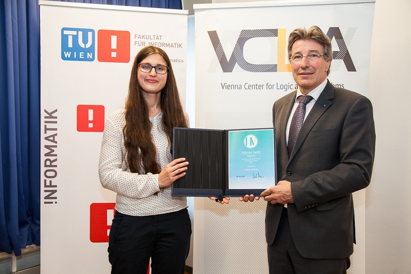 Preistr�gerin 2018 Hanna Lachnitt und  Kurt Matyas (Vizerektor f�r Studium und L