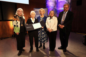 Barbara Coudenhove-Kalergi mit Ehrendoktorat ausgezeichnet