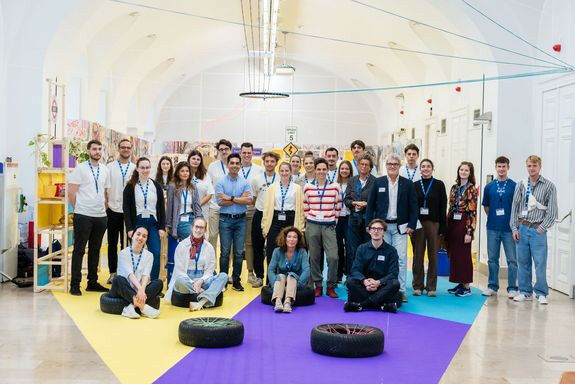 Die Kurator_innen der aktuellen Ausstellung.