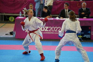 &shy;&shy;Damen-Team mit JKU Sportlerin gewinnt Karate-Bronze