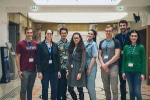 Die Zukunft erschlie�en: Erstes Informatikprogramm f�r Volksschulen gestartet