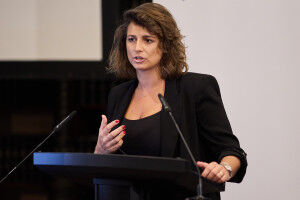 Florentina Porsch receives Helmut Sinzinger Prize