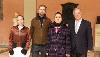 Frauen erobern den Arkadenhof