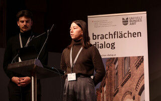 Gro�er Auftritt am Brachfl�chengipfel in Wien