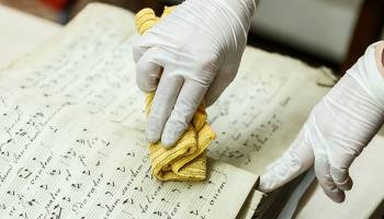 Historisches Musikarchiv im Stephansdom nach Wasserschaden vollst�ndig gerettet