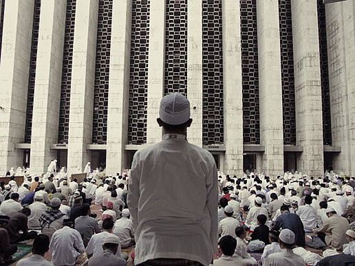 Mit welchen Herausforderungen und Aufgaben Imame in den Moscheegemeinden konfron