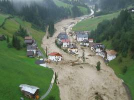 Kritische Hochwassersituation in Ost�sterreich - Was ist schuld?