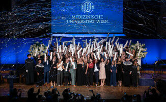 MedUni Wien feiert ihre Studienabsolvent:innen