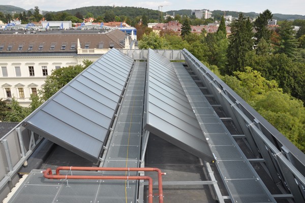 Umweltfreundliche Energie kommt im generalsanierten Chemie-Geb�ude zum Einsatz  