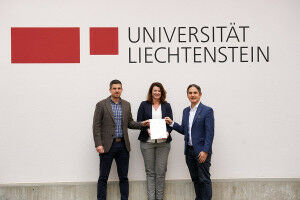 N�gele-Rechtsanw�lte vergeben Stipendium an der Universit�t Liechtenstein