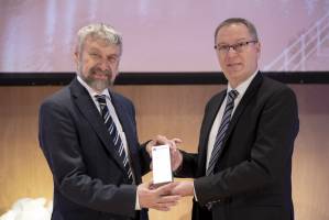 Prof. Herbert Danninger erhält EPMA Fellowship Award 2018