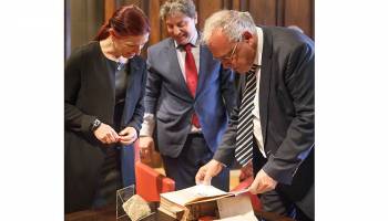 Restitution: Universit�t Wien unterzeichnet Vertrag mit dem Nationalfonds