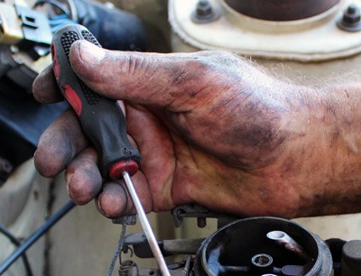 Wie jemand zum Beispiel Mechaniker wird, ist in der EU ganz unterschiedlich gere