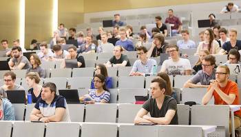 Von Medikationsanalyse bis IT-Law: Neue Weiterbildungsangebote an der Universit�t Wien