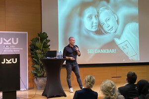 Vortrag 'Zufriedenheit in schwierigen Zeiten'