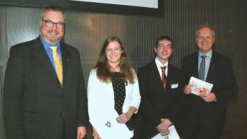 Würdigungspreis des Ministeriums für Stefanie Manhart und Martin Happ